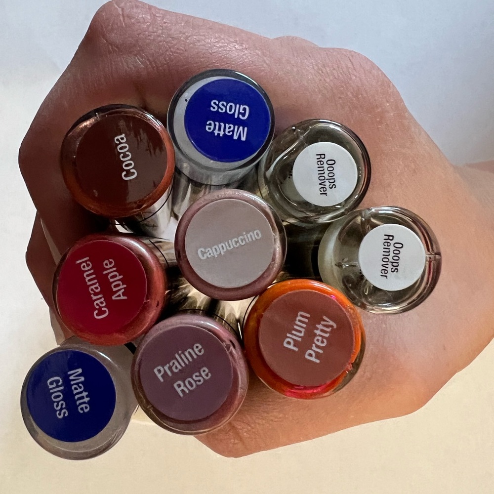 Lipsence bundle